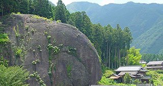 大きな岩・賽の神